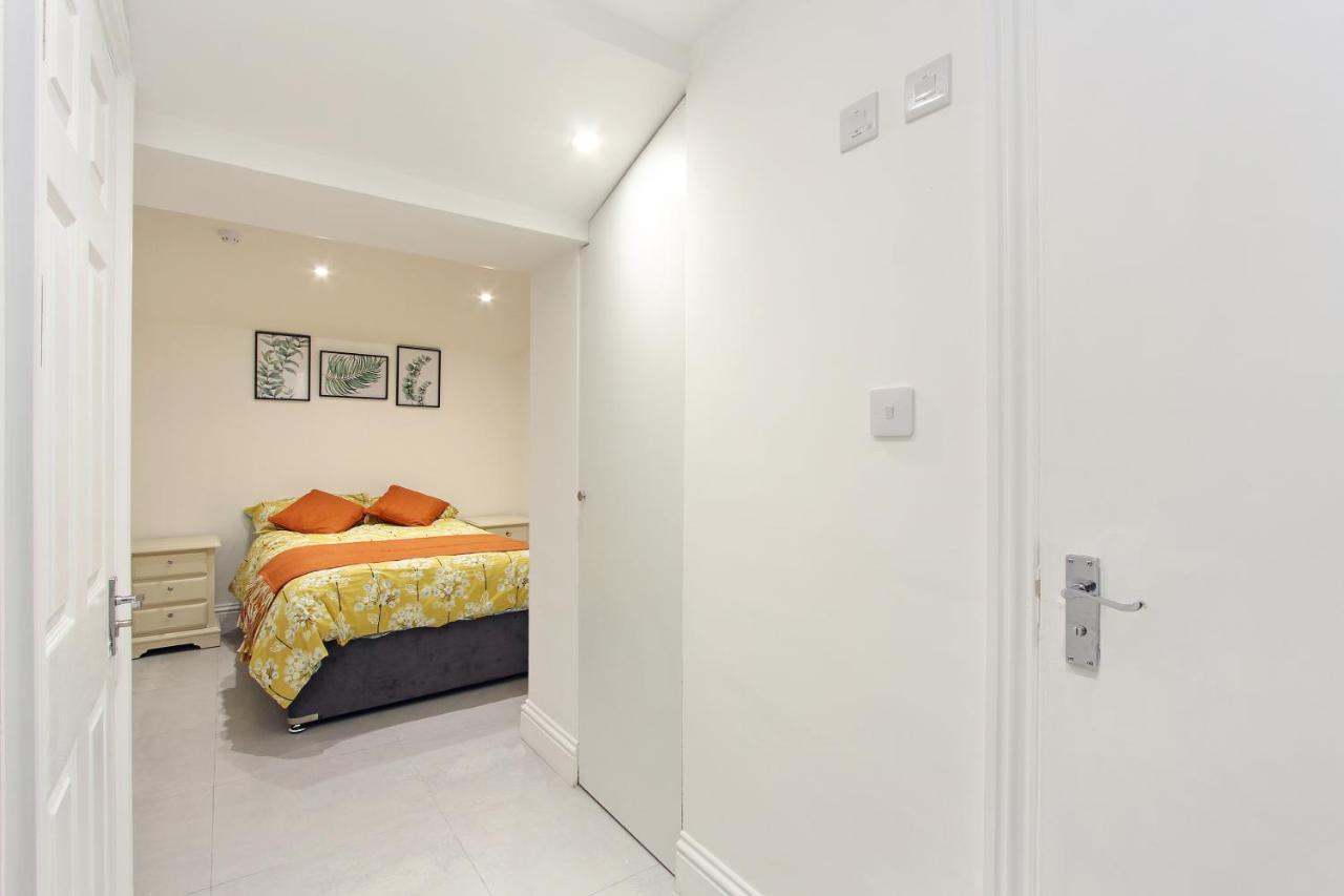 런던 Splendid Flat In Kensington Olympia 아파트 외부 사진